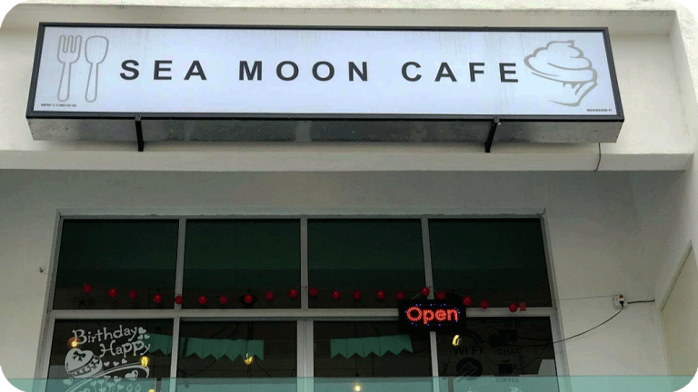 sea-moon-cafe