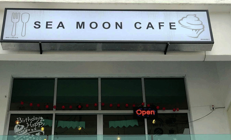 sea-moon-cafe